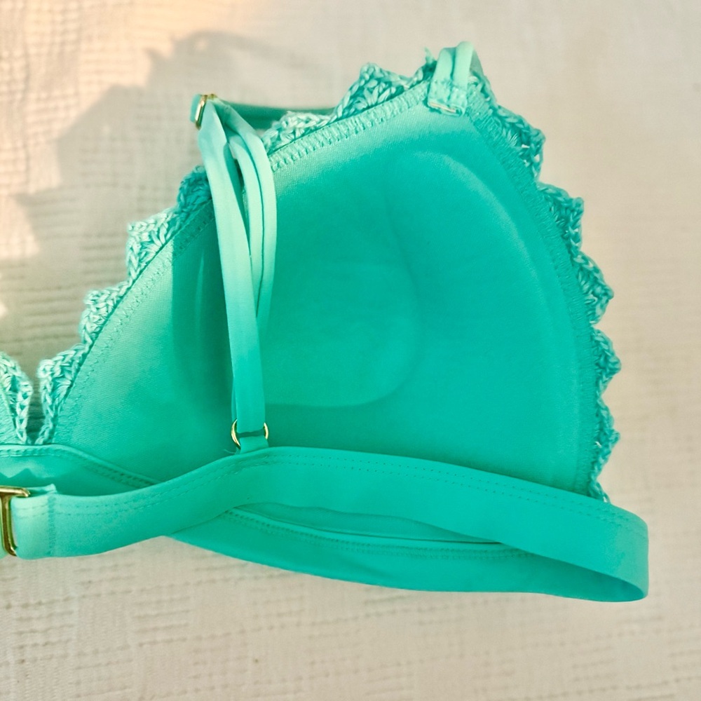 Crochet Lace Bralette/Bikini Top in Teal. - Picture 8 of 11